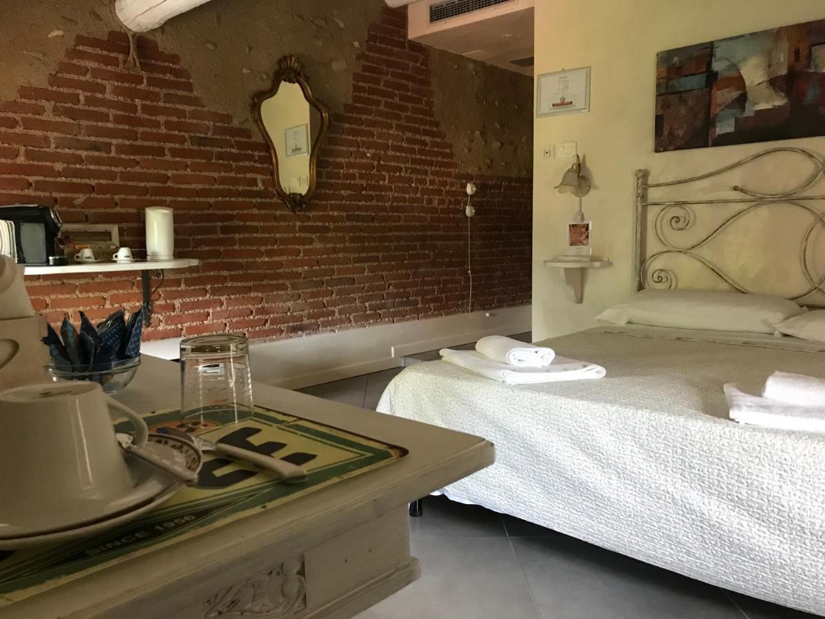 ホテルCasal Del Pigno ペスキエーラ・デル・ガルダ エクステリア 写真
