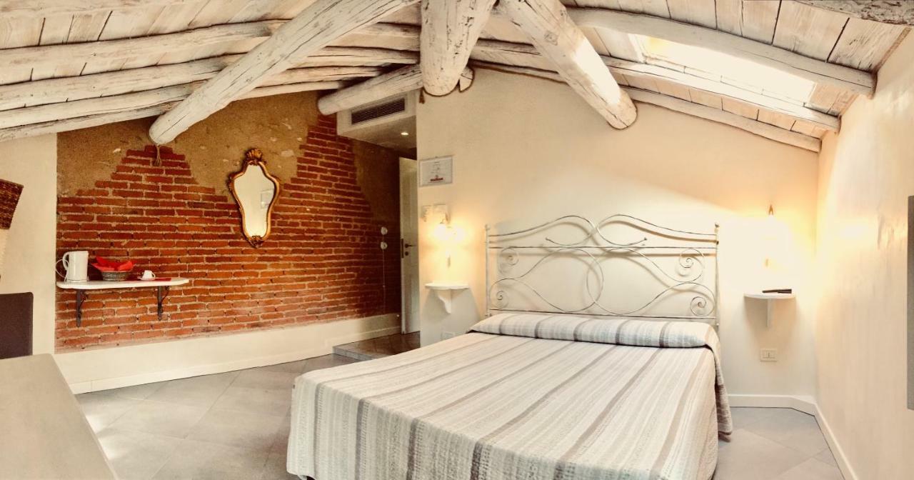 ホテルCasal Del Pigno ペスキエーラ・デル・ガルダ エクステリア 写真